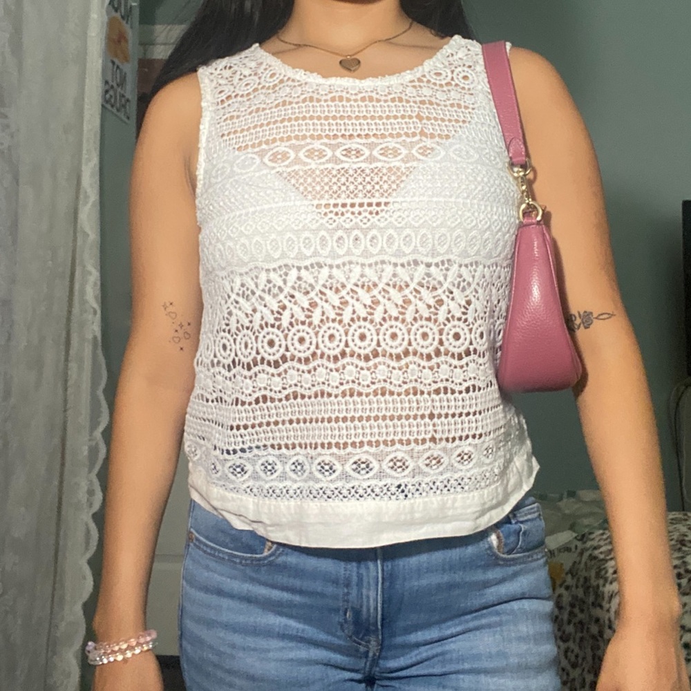 Romeo & Juliet Couture White Crochet SleevelessTop